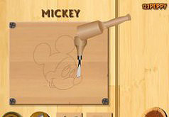 Игра Микки в деревянной картинке