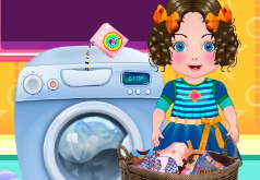Игры Дарья стирает грязную одежду